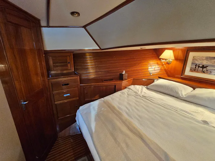 Ballena Yacht Photos Pics 