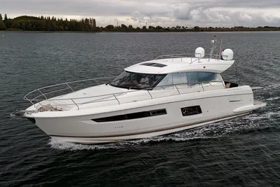 2016 Prestige 560 S