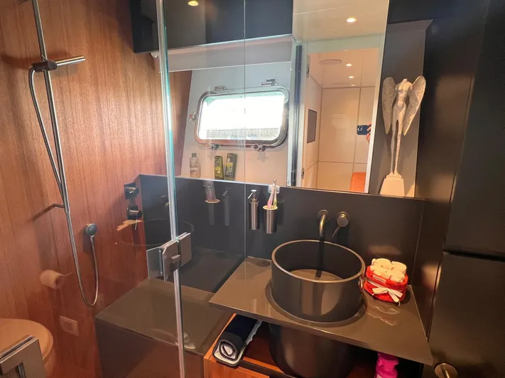  Yacht Photos Pics Bluegame bgx70