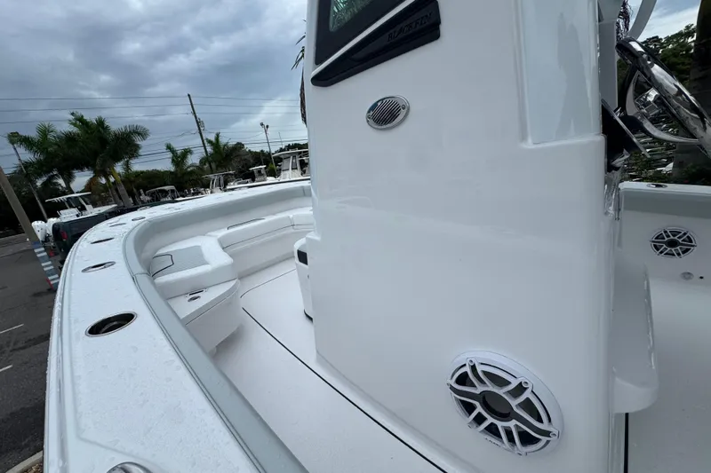  Yacht Photos Pics 2026 Blackfin 262 HB boat with sleek white deck and modern design.