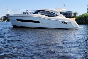 2016 Carver C37