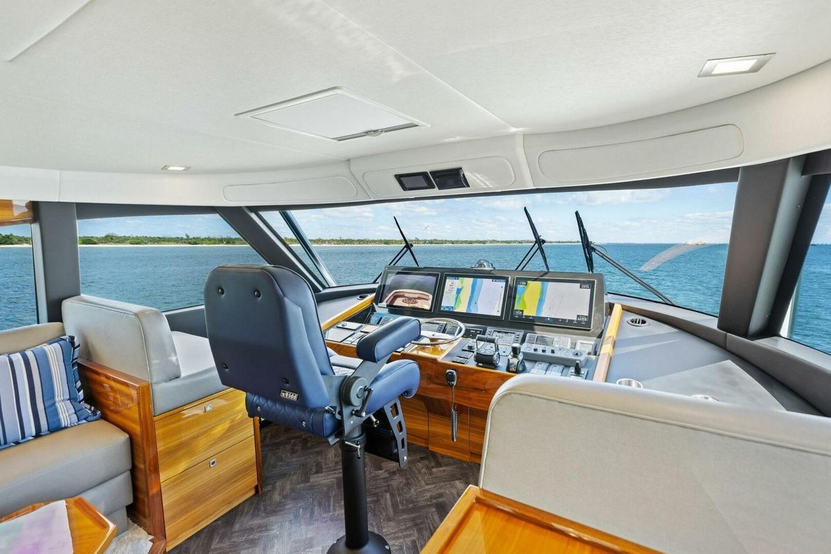 2023 Viking 72 