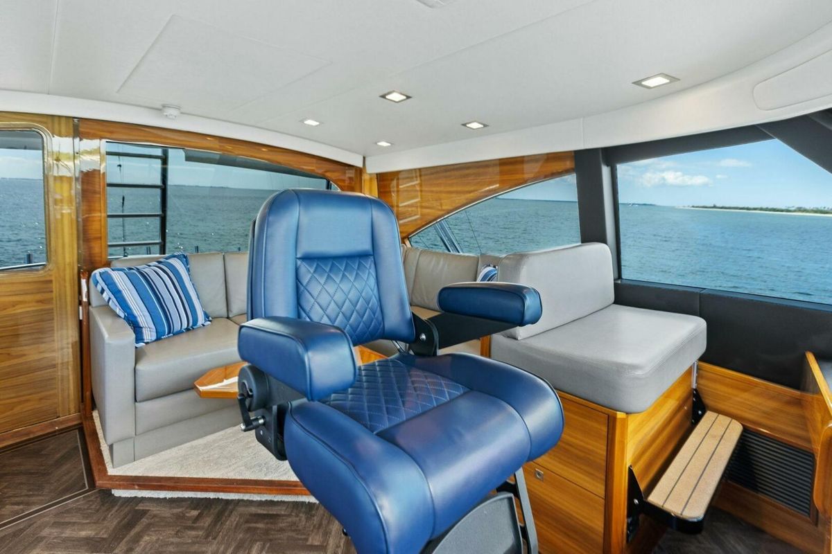 2023 Viking 72 