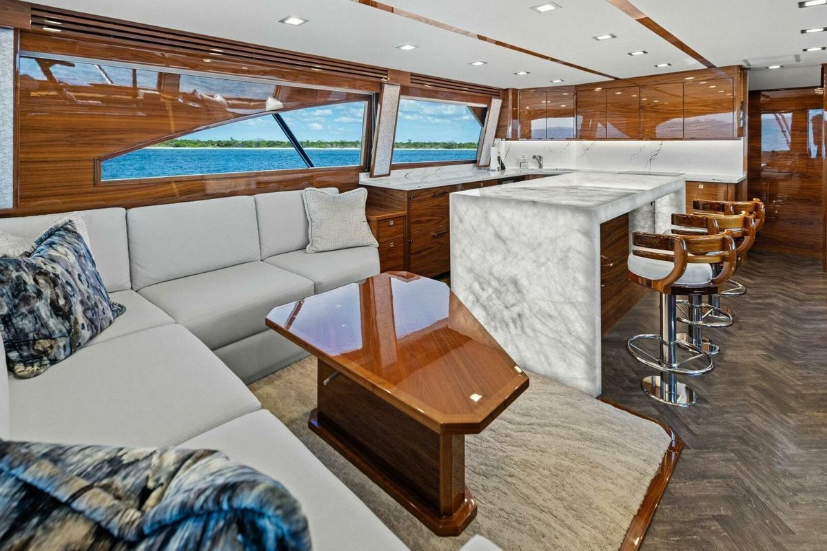 2023 Viking 72 
