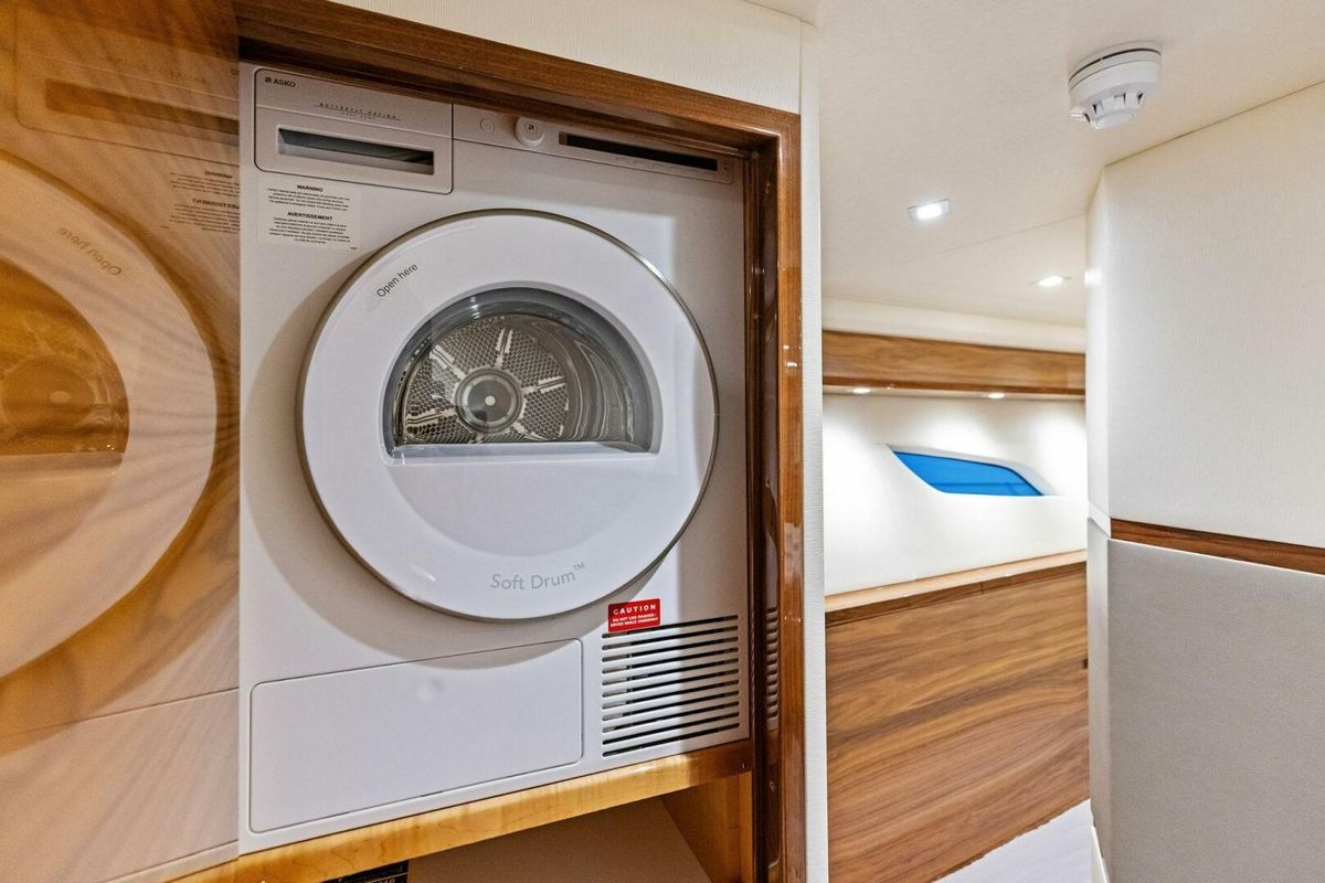 2023 Viking 72 