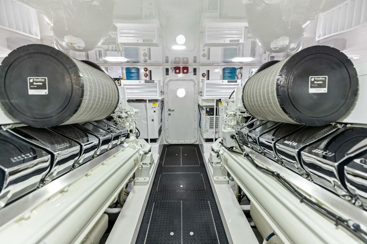 2023 Viking 72 
