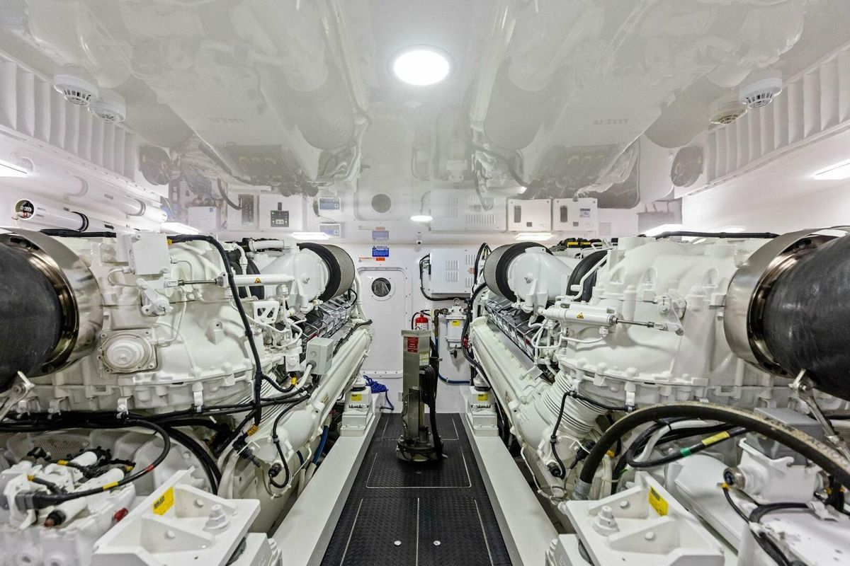2023 Viking 72 
