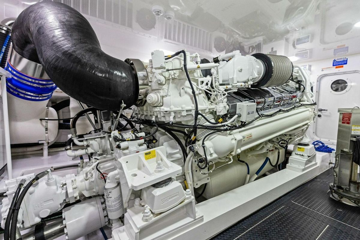 2023 Viking 72 