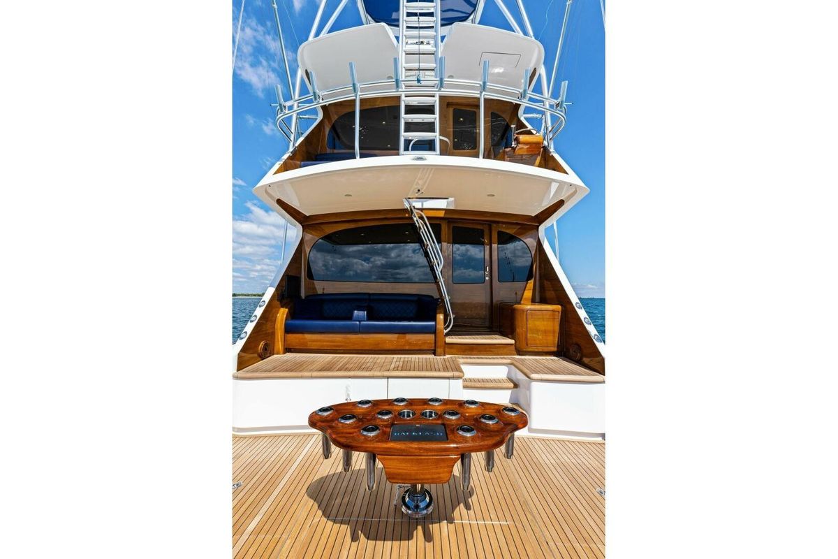 2023 Viking 72 
