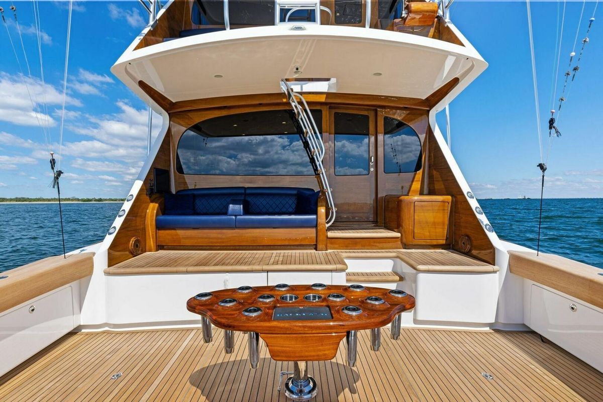 2023 Viking 72 