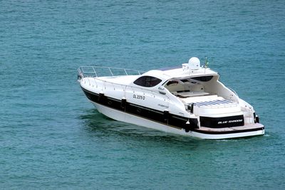 Yacht