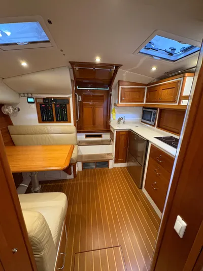 Azucar Caliente Yacht Photos Pics 