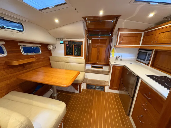 Azucar Caliente Yacht Photos Pics 