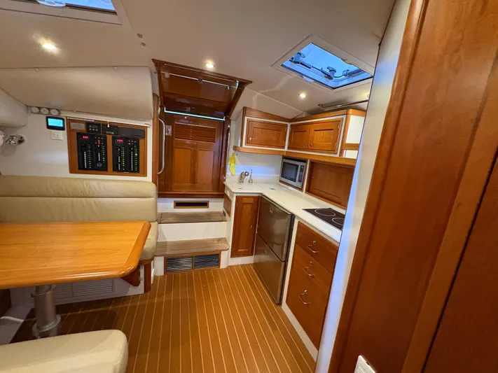 Azucar Caliente Yacht Photos Pics 