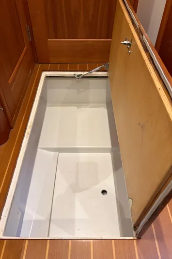 Azucar Caliente Yacht Photos Pics 