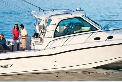 2008 Boston Whaler 345 Conquest