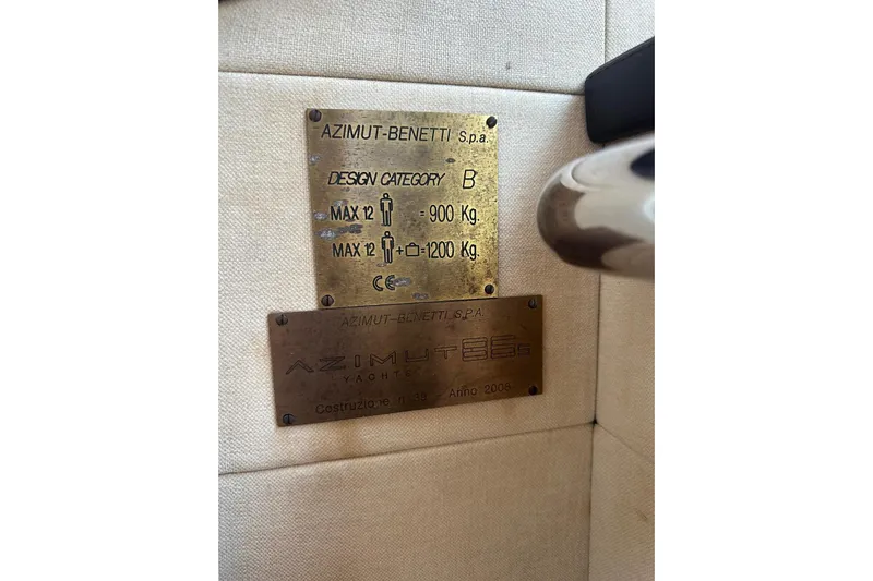 Romeo & Juliet Yacht Photos Pics Plaques on 2009 Azimut 86S yacht, design category B, max 12 people, 900 kg.