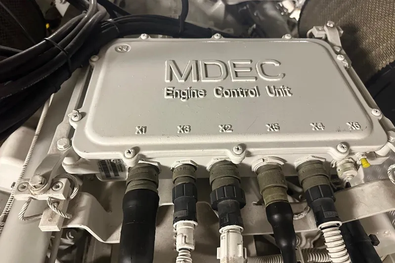 Romeo & Juliet Yacht Photos Pics MDEC Engine Control Unit in 2009 Azimut 86S yacht.