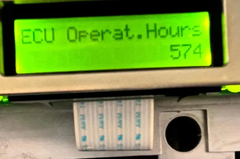 Romeo & Juliet Yacht Photos Pics ECU operational hours display showing 574 on a 2009 Azimut 86S yacht.