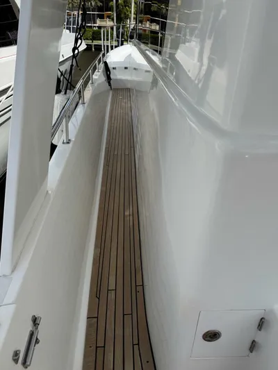 Sunshine And Happiness Yacht Photos Pics 