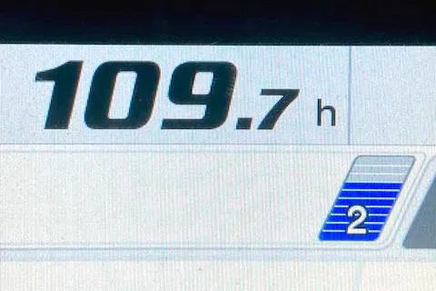  Yacht Photos Pics Digital display showing 109.7 hours on a 2018 Ranger Tugs R-27.