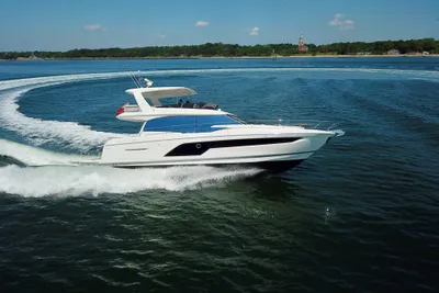 2023 Prestige 590
