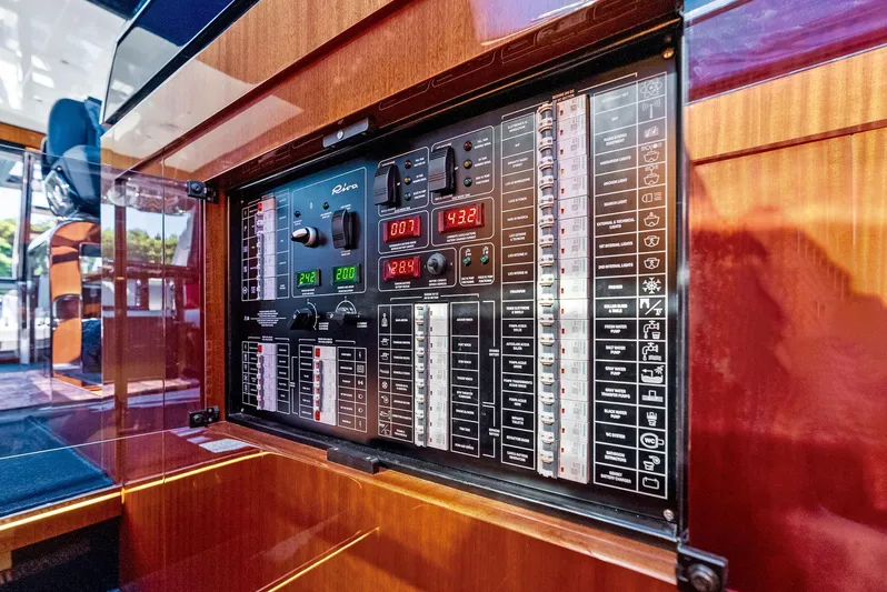 Arcadia Yacht Photos Pics 