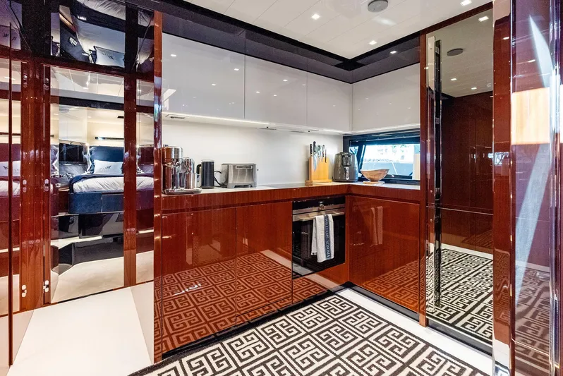 Arcadia Yacht Photos Pics 