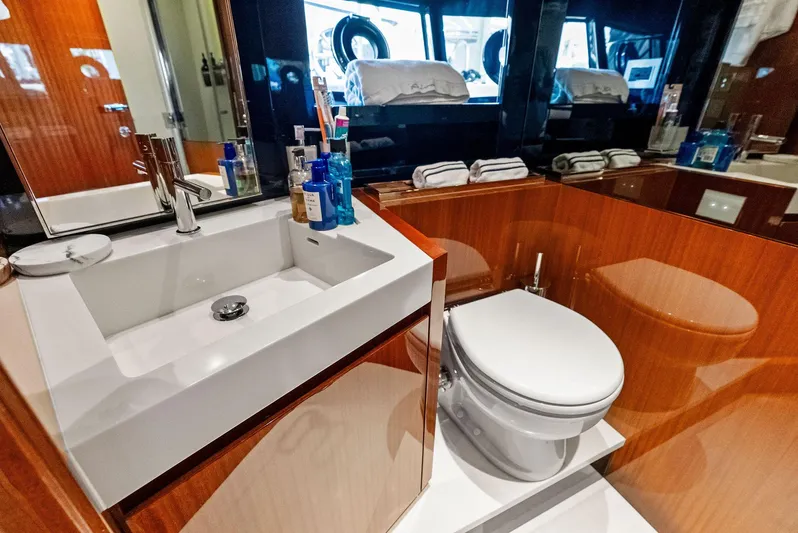 Arcadia Yacht Photos Pics 