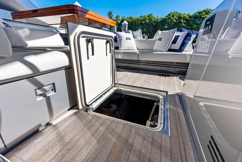 Arcadia Yacht Photos Pics 