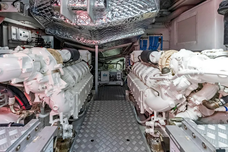 Arcadia Yacht Photos Pics 