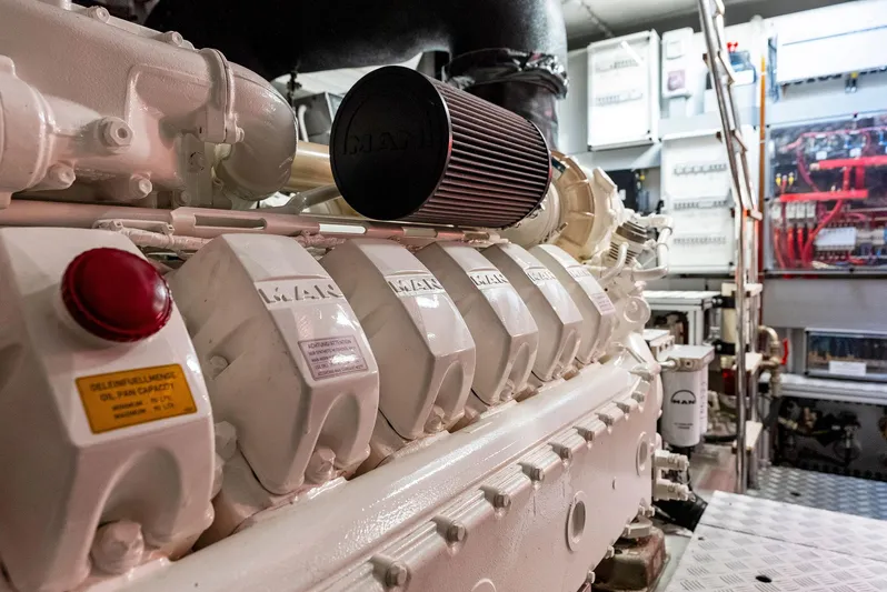 Arcadia Yacht Photos Pics 