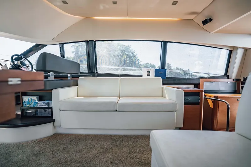 J's Band II Yacht Photos Pics 