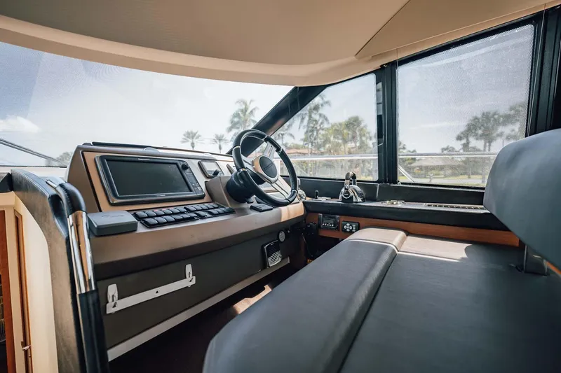 J's Band II Yacht Photos Pics 