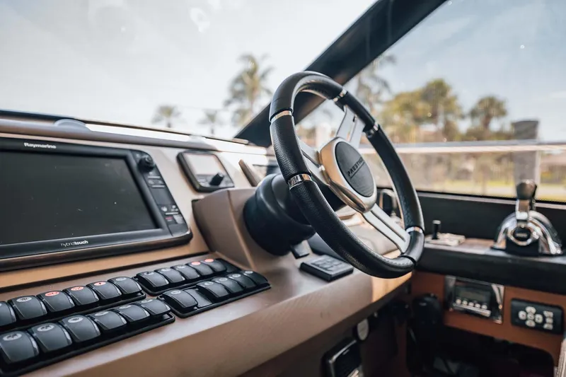 J's Band II Yacht Photos Pics 