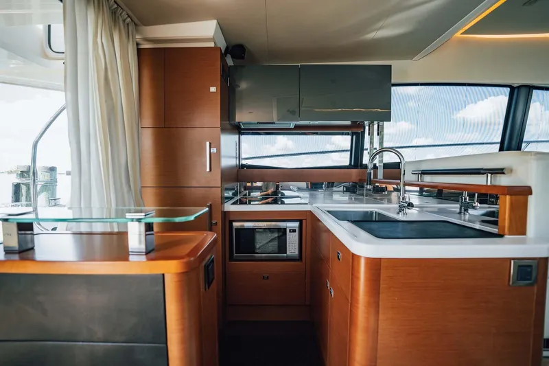 J's Band II Yacht Photos Pics 