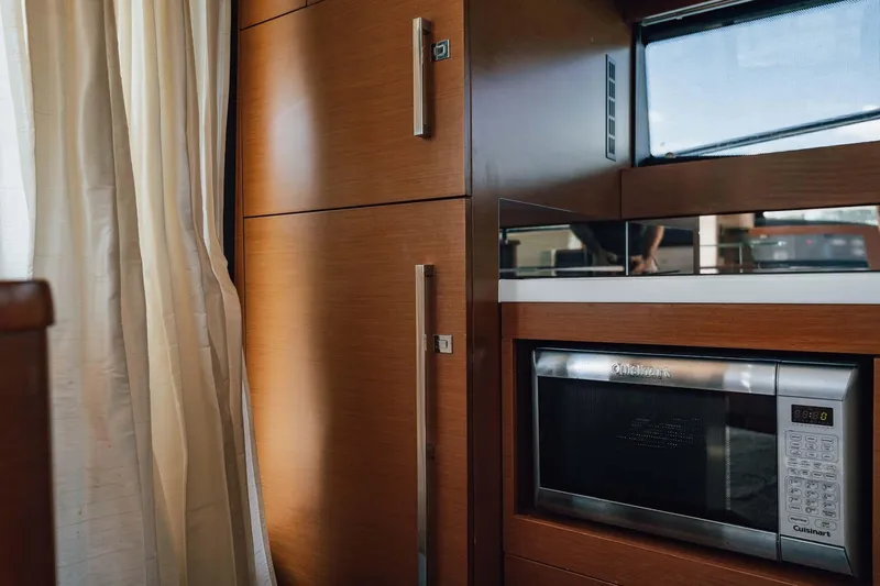 J's Band II Yacht Photos Pics 