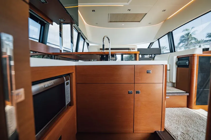 J's Band II Yacht Photos Pics 