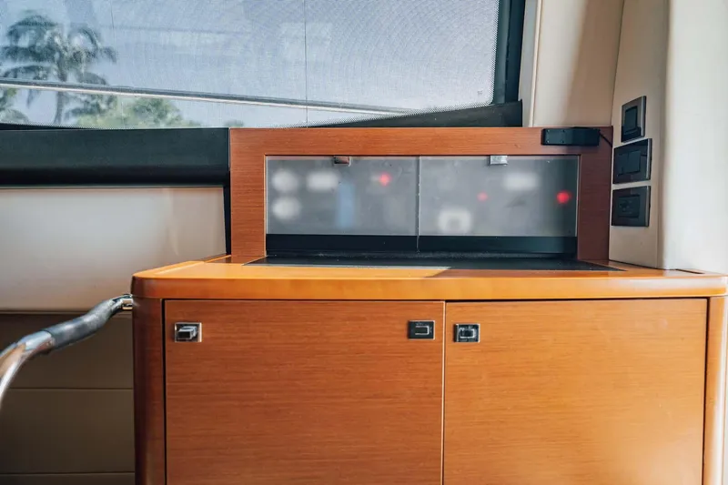 J's Band II Yacht Photos Pics 