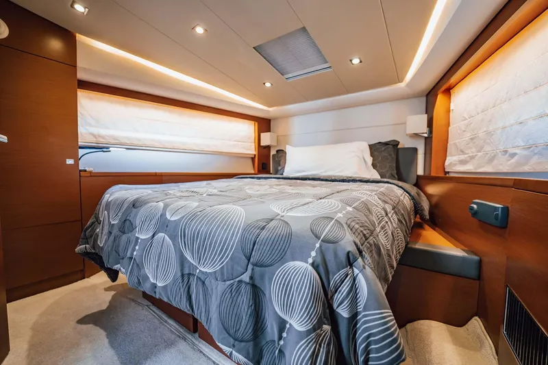 J's Band II Yacht Photos Pics 