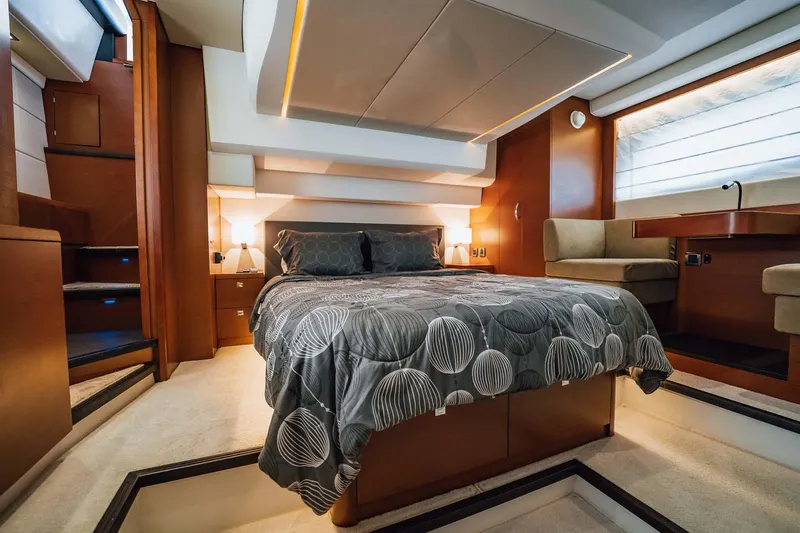 J's Band II Yacht Photos Pics 