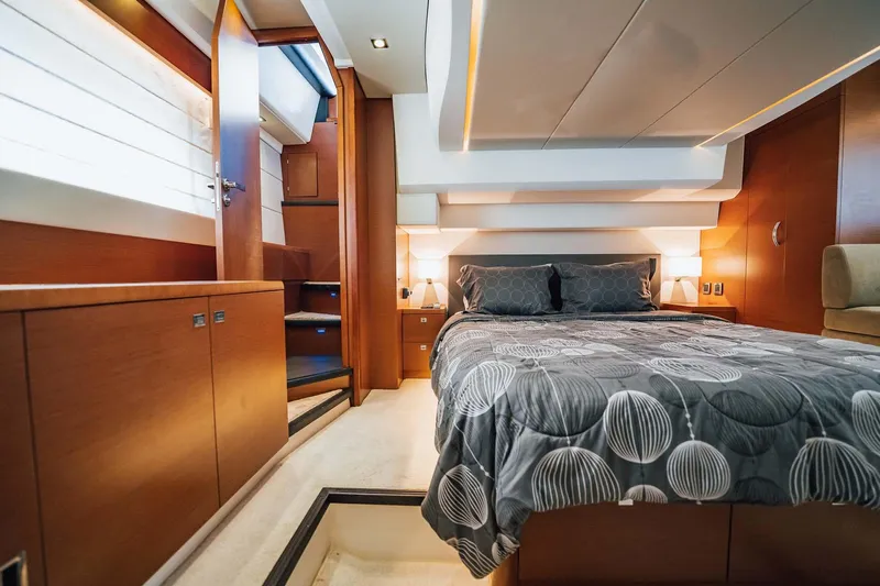 J's Band II Yacht Photos Pics 