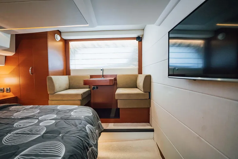 J's Band II Yacht Photos Pics 