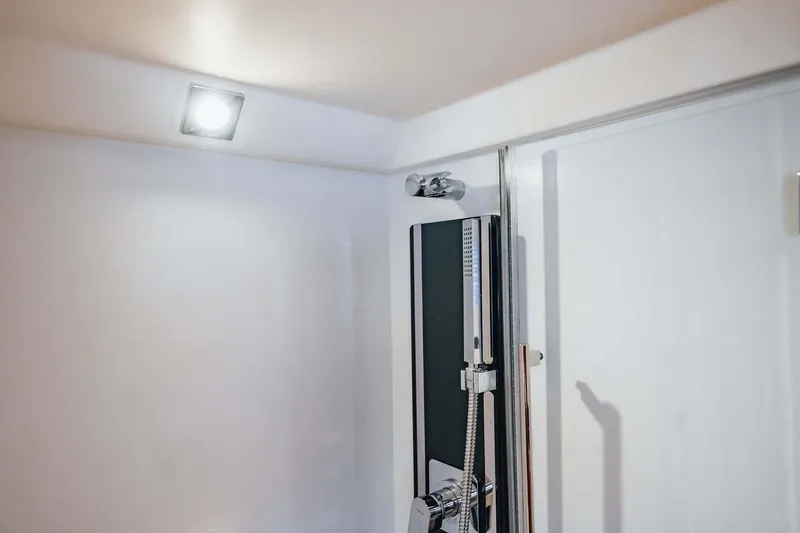 J's Band II Yacht Photos Pics 