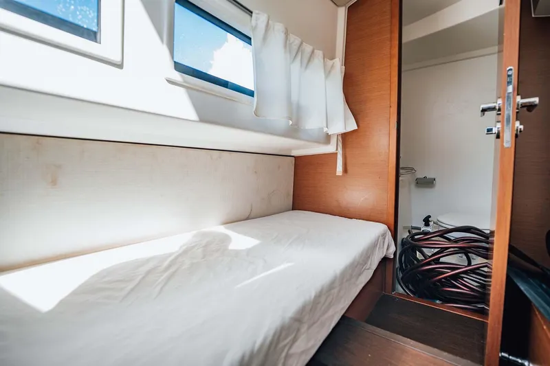 J's Band II Yacht Photos Pics 