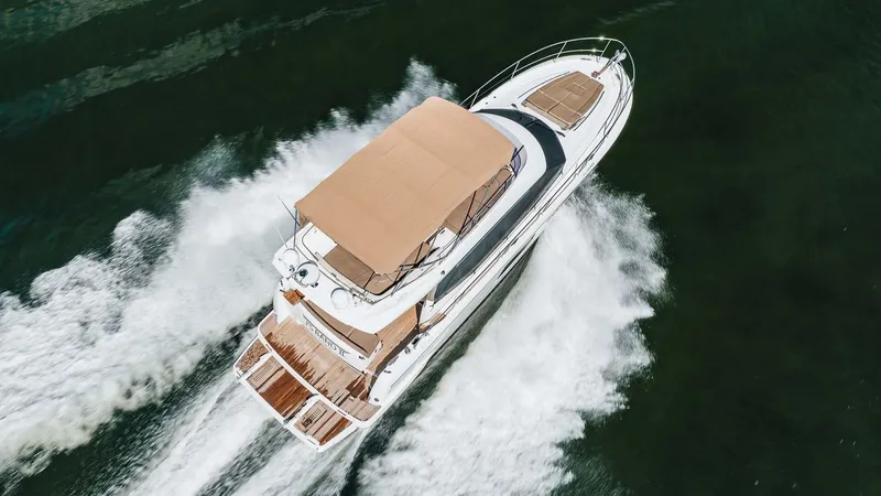 J's Band II Yacht Photos Pics 