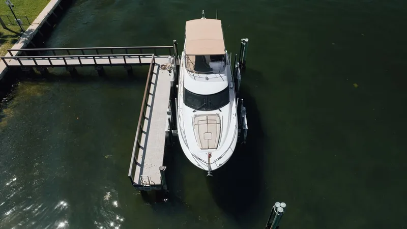 J's Band II Yacht Photos Pics 