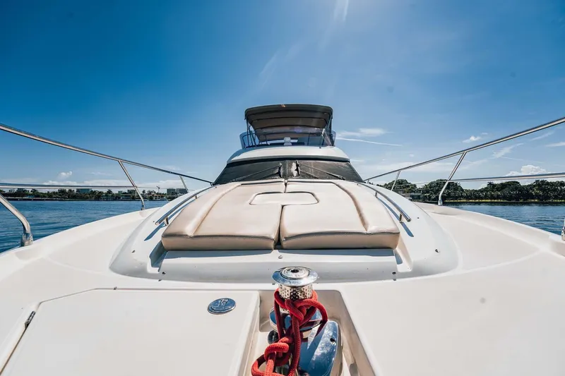 J's Band II Yacht Photos Pics 