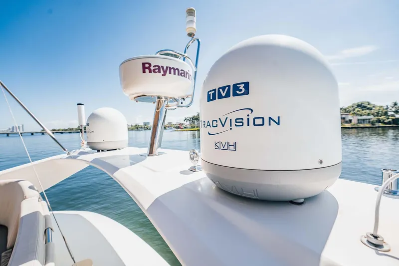 J's Band II Yacht Photos Pics 