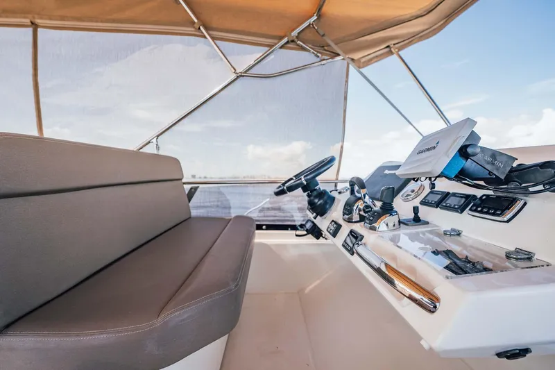 J's Band II Yacht Photos Pics 